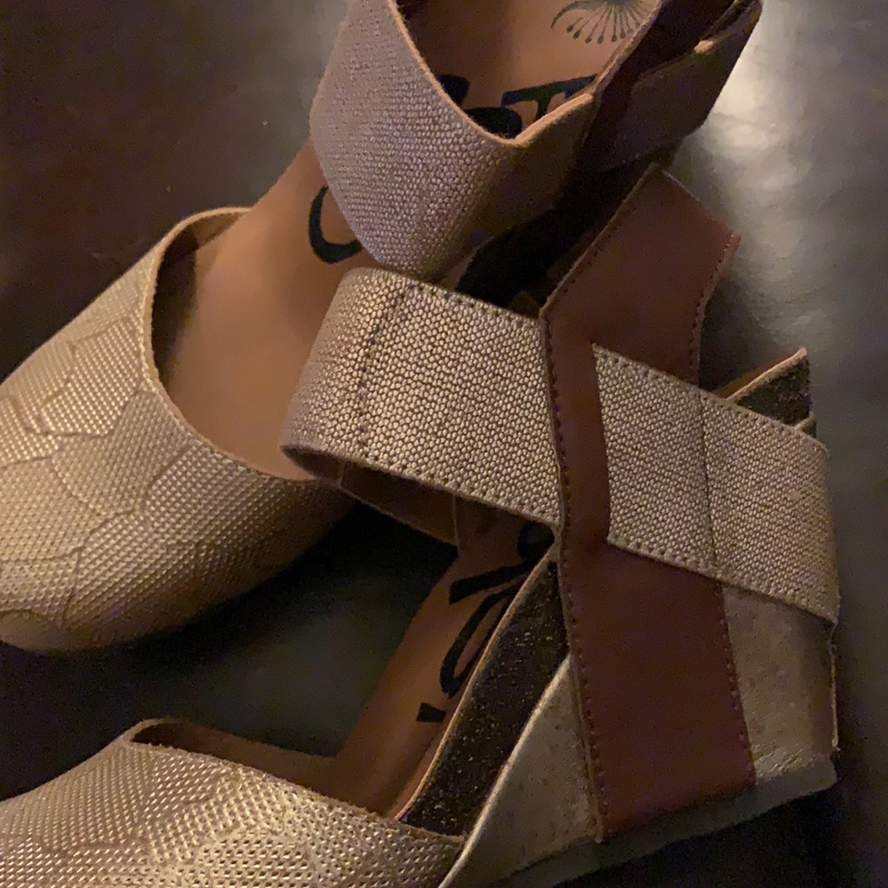 OTBT Redford leather closed toe wedge 7m